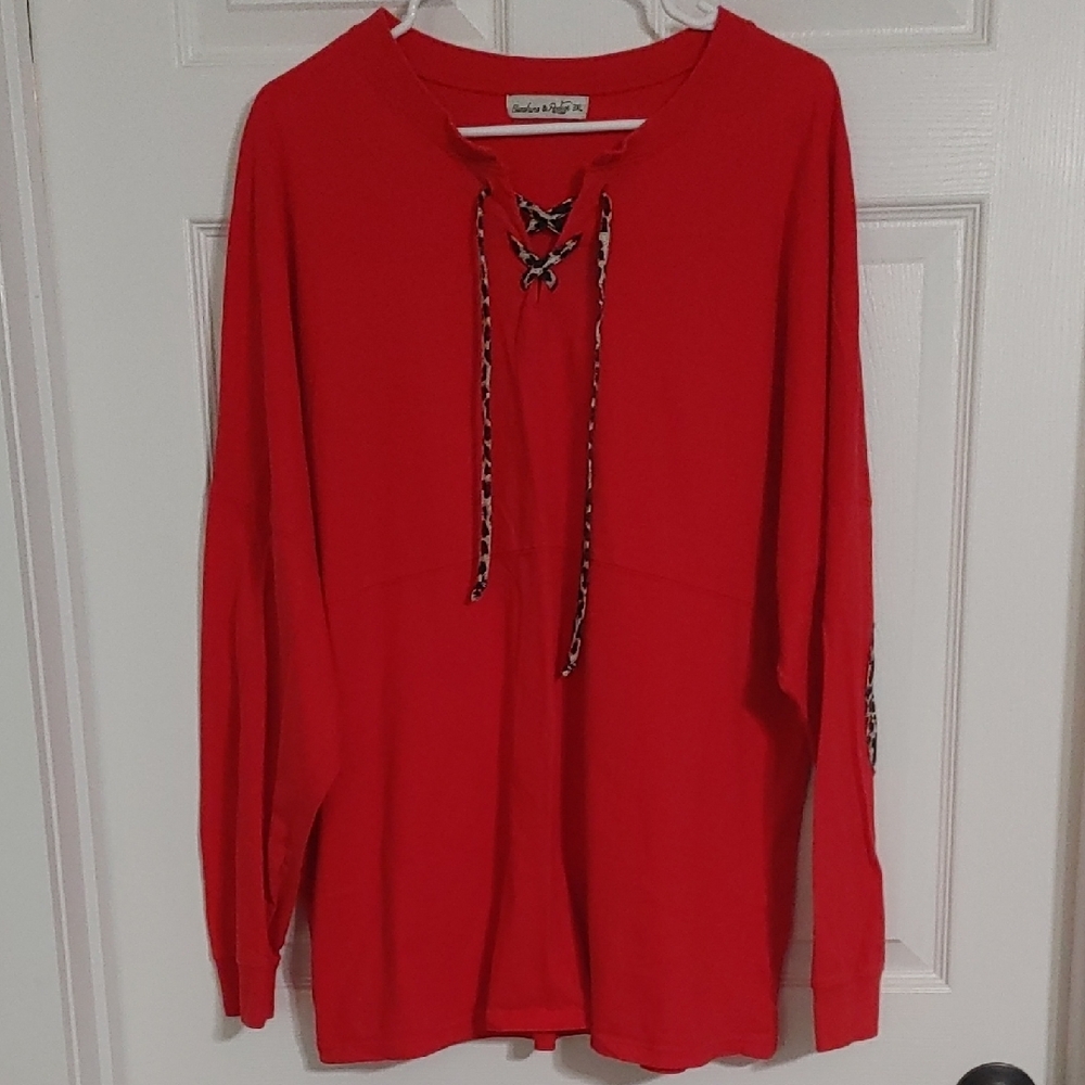 Comfy Long-Sleeved sz 3X Red Lace-Up Women's Top with Leopard Print Ties & Patch - Picture 4 of 6